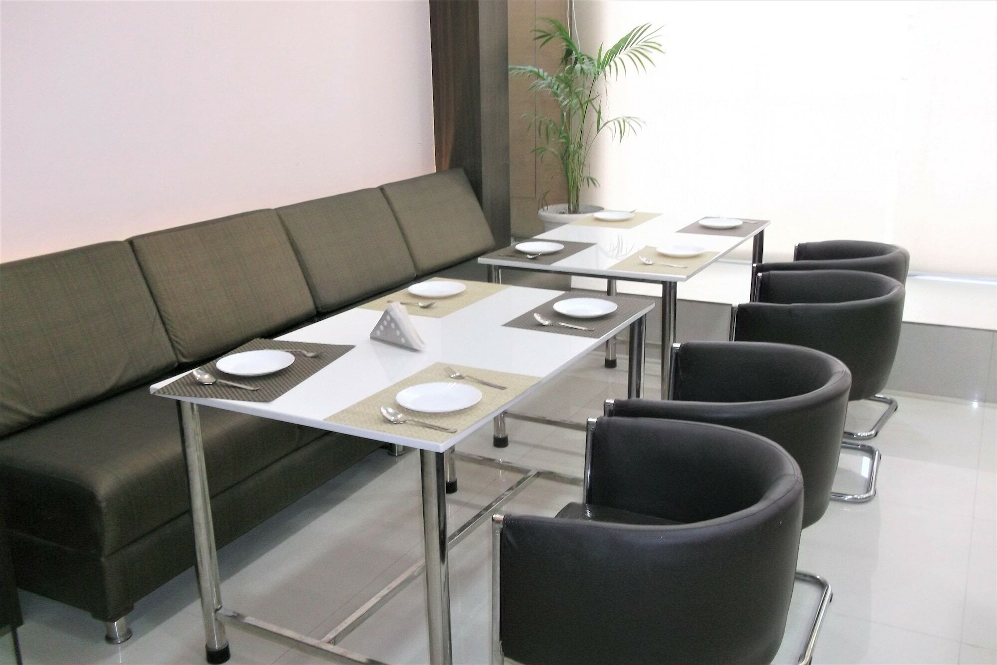Oyo 10360 Hotel Grand Manoranjan 戈勒克布尔 外观 照片